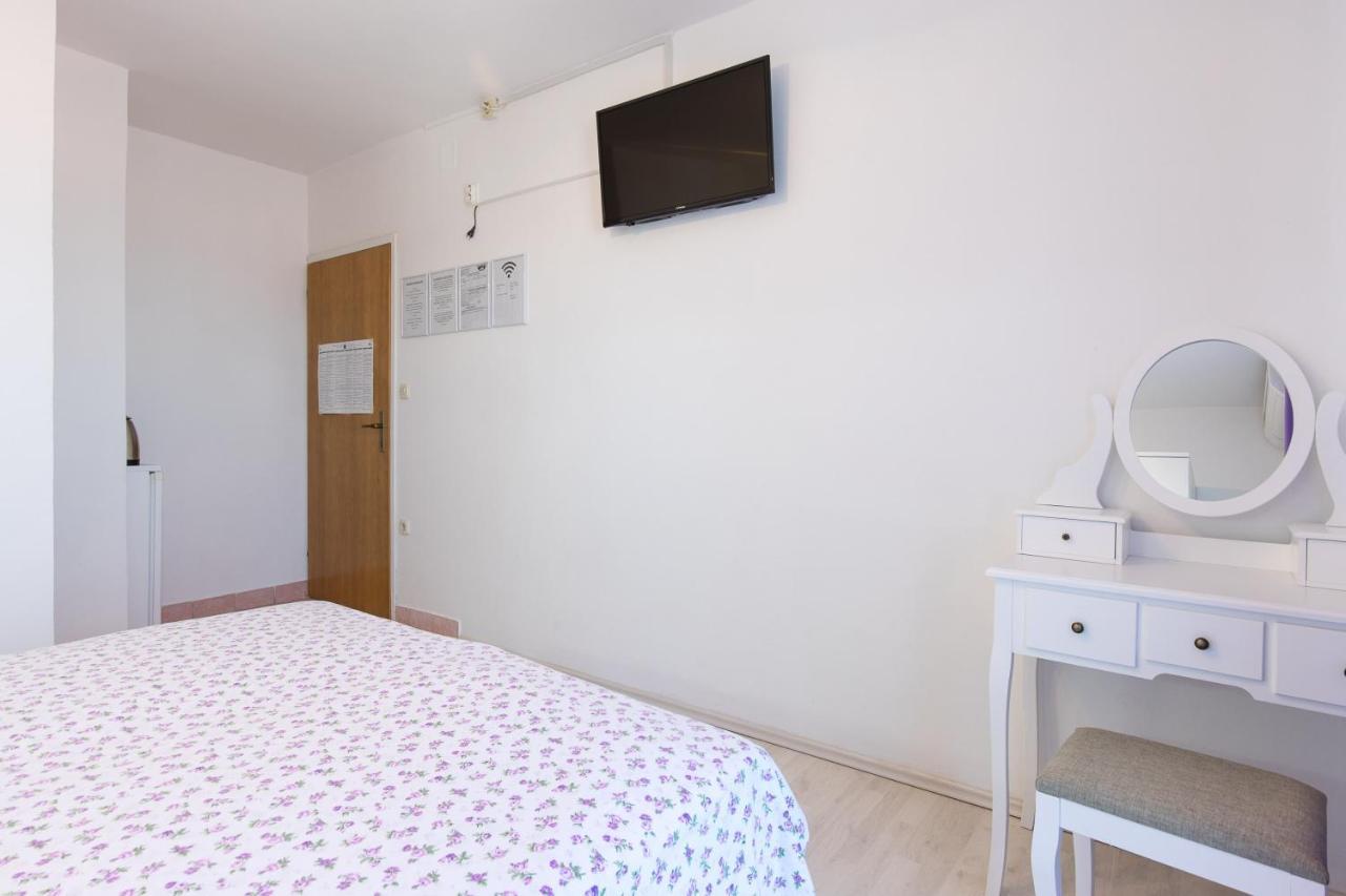 Apartment & Rooms Ivica Krk Town Exteriér fotografie