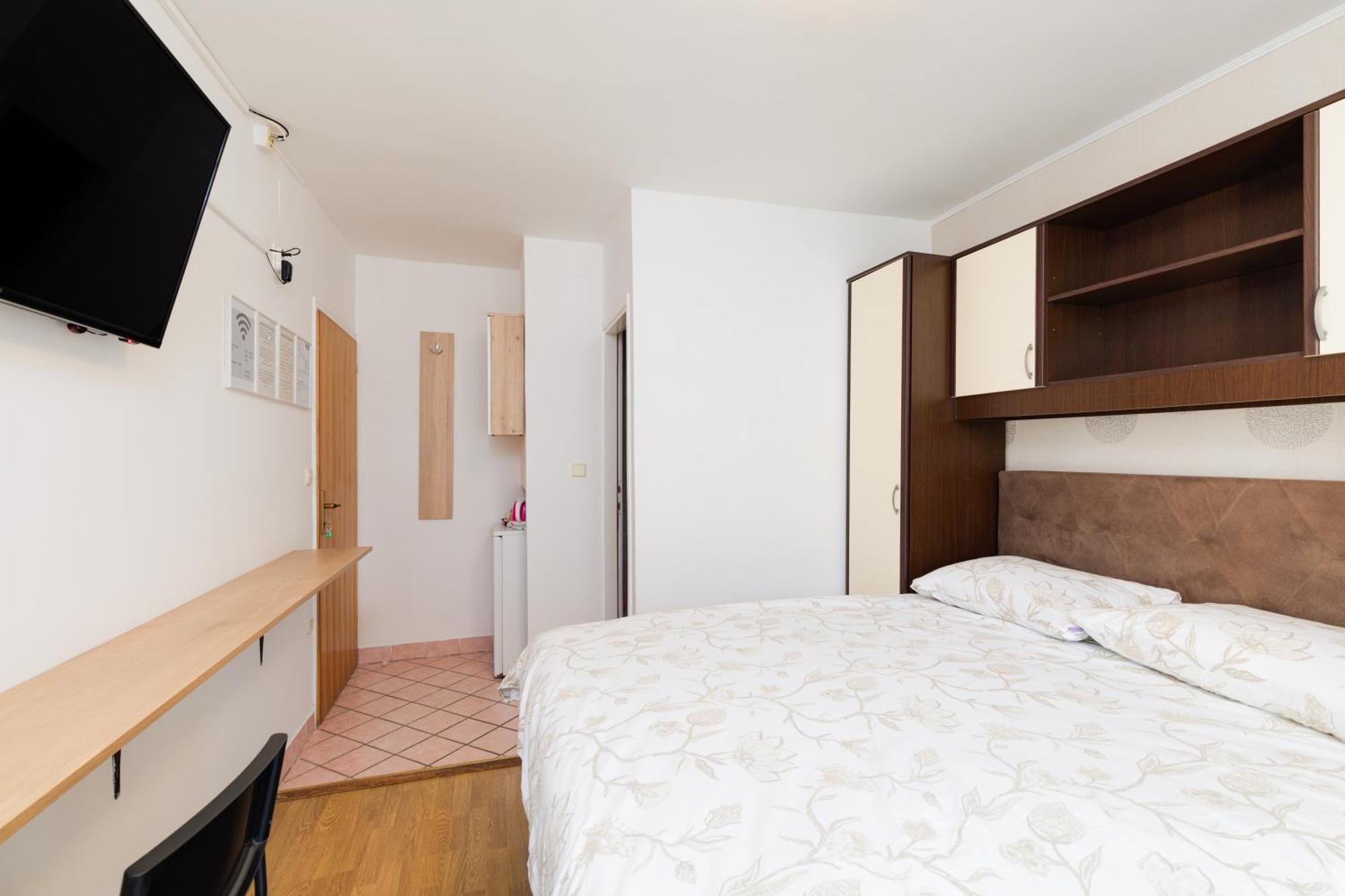 Apartment & Rooms Ivica Krk Town Exteriér fotografie